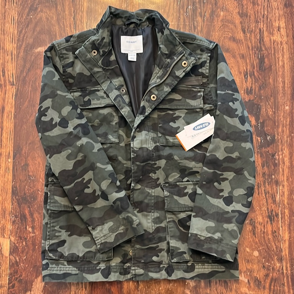 Old Navy camouflage lightweight jacket with lining.